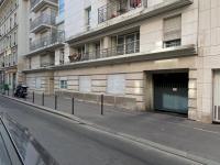 Place de parking à louer - Paris 75011 - 43 Rue Pétion, 75011 Paris, France - 150 euros