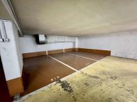 Place de parking à louer - Paris 75008 -  - 160 euros - 15 Rue Lord Byron, 75008 Paris, France