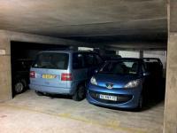 Place de parking à louer - Paris 75018 - 39 Rue Vauvenargues, 75018 Paris, France - 135 euros