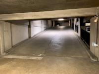 Place de parking à louer - Paris 75016 - 11 Rue Parent De Rosan, 75016 Paris, France - 230 euros