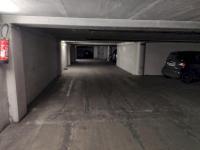 Place de parking à louer - Paris 75016 - 50 Rue De La Tour, 75016 Paris, France - 290 euros