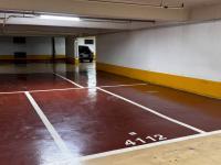 Place de parking à louer - Paris 75013 -  - 100 euros - 30 Avenue D'italie, 75013 Paris, France