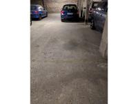 Place de parking à louer - Paris 75018 - 35 Rue Belliard, 75018 Paris, France - 110 euros