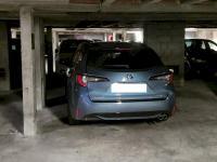 Place de parking à louer - Paris 75012 - 203 Rue De Charenton, 75012 Paris, France - 100 euros