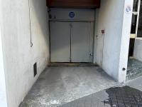 Place de parking à louer - Paris 75016 - 57 Rue De Passy, 75016 Paris, France - 220 euros