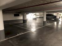 Place de parking à louer - Paris 75008 - 105 Rue Du Faubourg Saint-Honoré, 75008 Paris, France - 280 euros