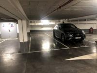 Place de parking à louer - Paris 75008 - 105 Rue Du Faubourg Saint-Honoré, 75008 Paris, France - 420 euros