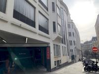 Place de parking à louer - Paris 75018 - 4 Rue Coustou, 75018 Paris, France - 200 euros