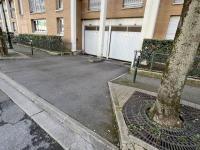 Place de parking à louer - Puteaux 92800 - 3 Avenue Gutenberg, 92800 Puteaux, France - 90 euros